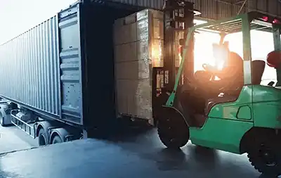 Evans Delivery Dallas Intermodal Shipping warehousing and transloading at Warehouse with forklift 