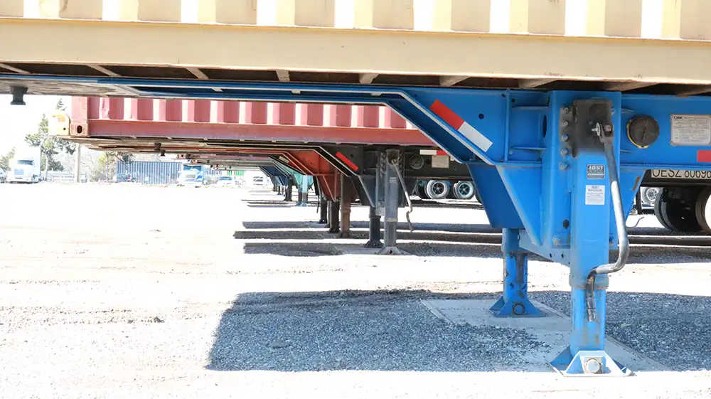 Intermodal container chassis used for drayage transportation